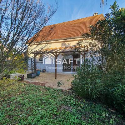 Maison - 96 m² - 5 pièces