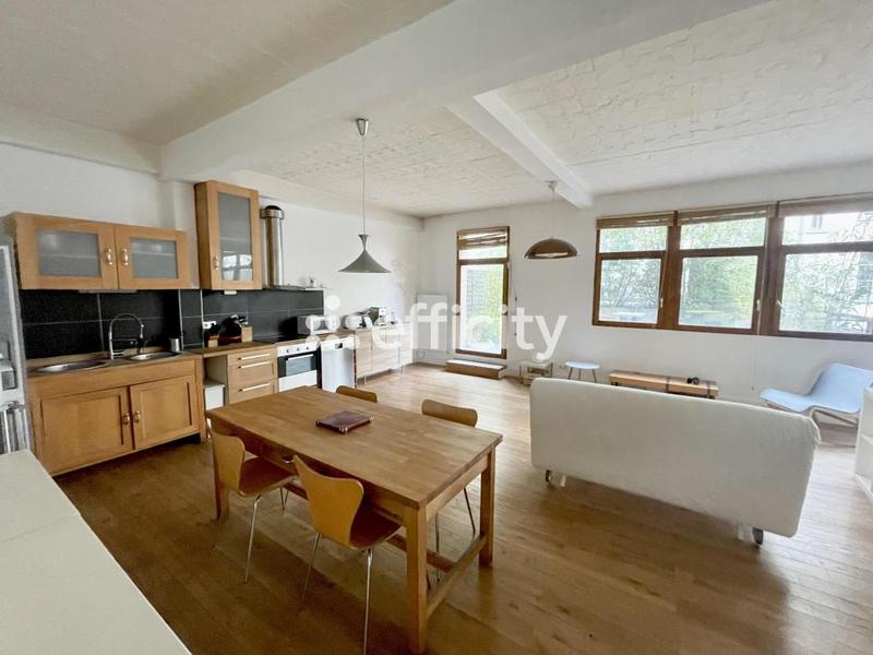 Loft - 85 m² - 3 pièces