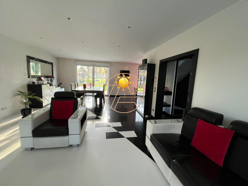 Maison - 147 m² - 7 pièces