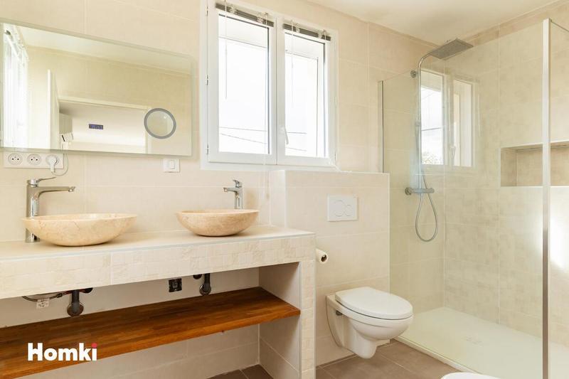 Maison - 210 m² - 7 pièces