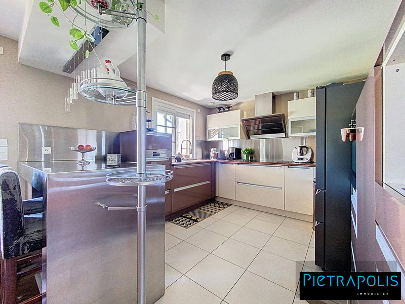 Maison - 140 m² - 5 pièces