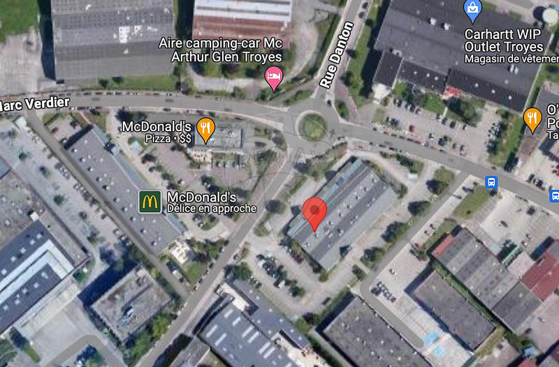 Local commercial - 668 m² - 3 pièces