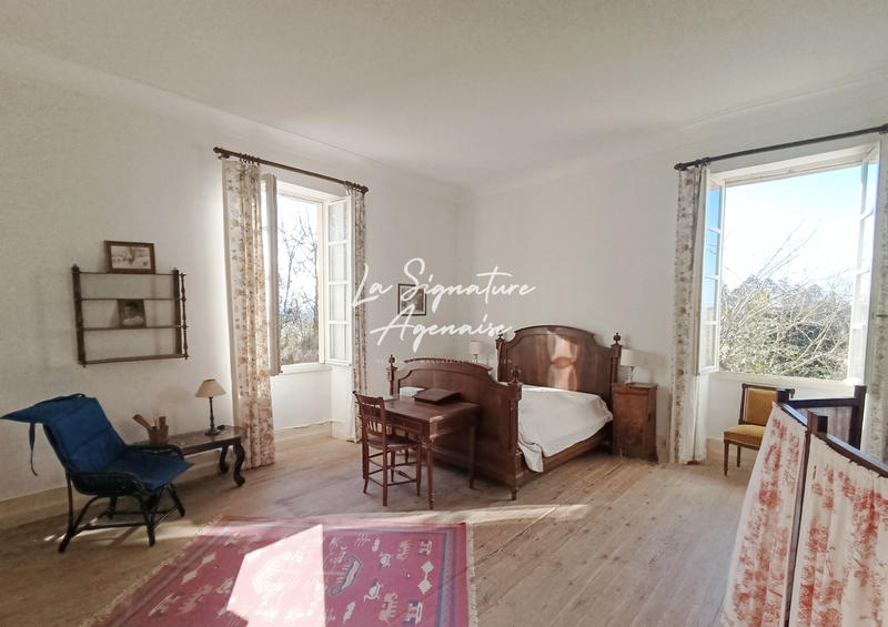 Propriété - 297 m² - 10 pièces