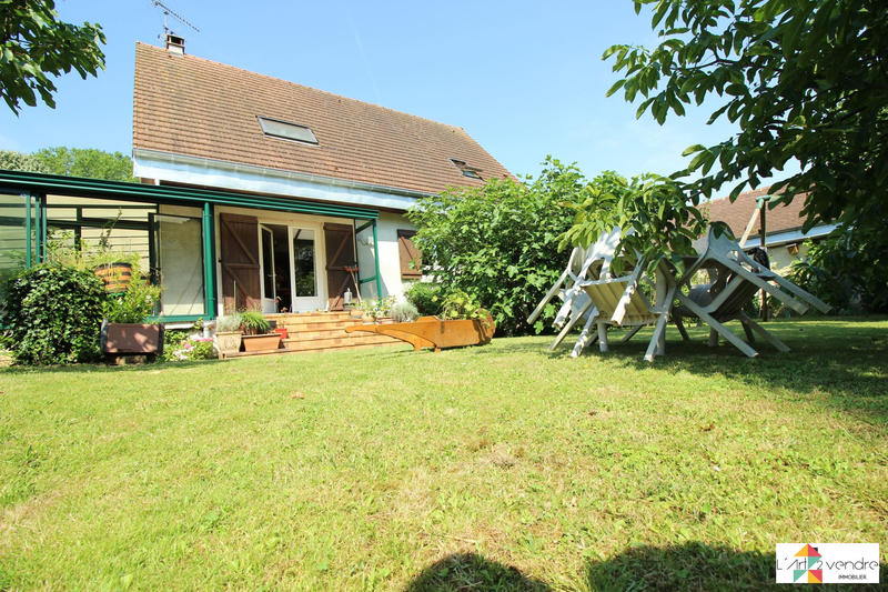 Maison traditionnelle - 173 m² - 6 pièces
