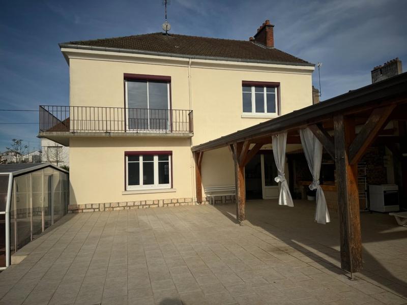 Maison - 166 m² - 7 pièces