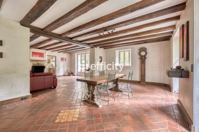 Demeure - 270 m² - 8 pièces