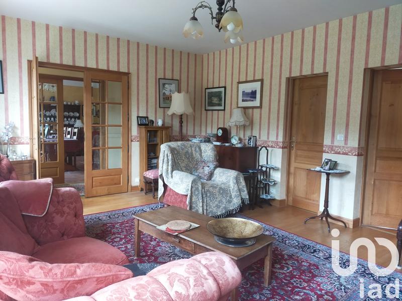 Maison - 250 m² - 8 pièces