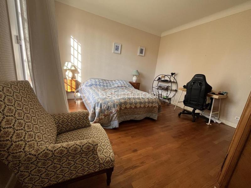 Demeure - 205 m² - 6 pièces