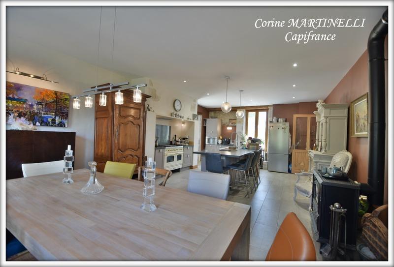 Propriété - 885 m² - 22 pièces