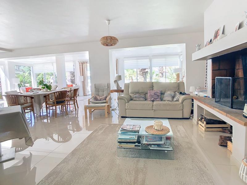 Villa - 284 m² - 8 pièces