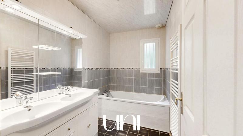 Maison - 88 m² - 3 pièces