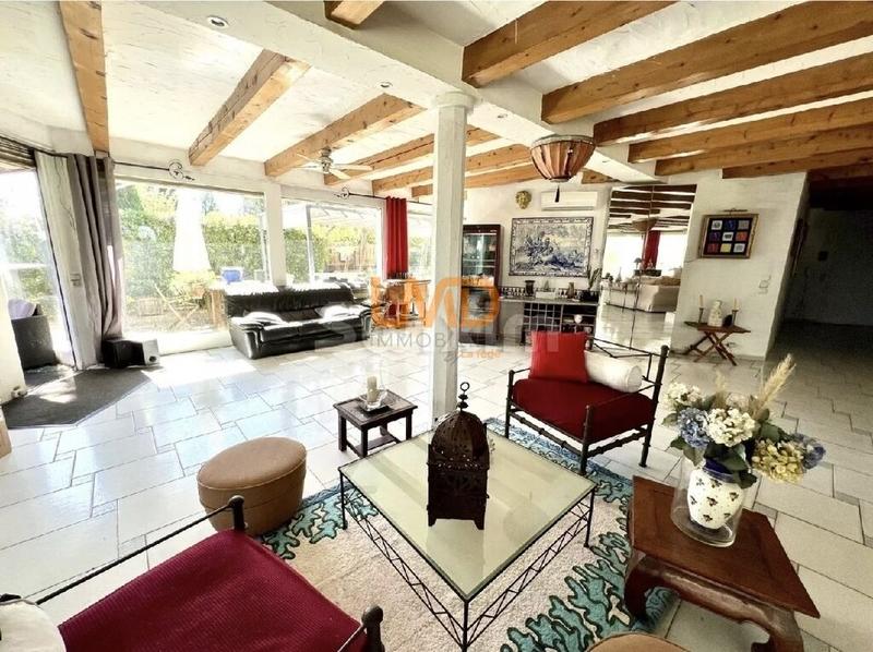 Maison d'architecte - 405 m² - 8 pièces