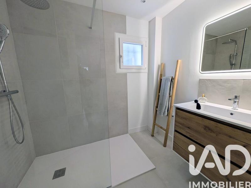 Maison - 210 m² - 8 pièces