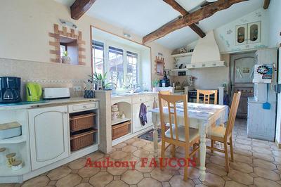 Maison - 188 m² - 7 pièces