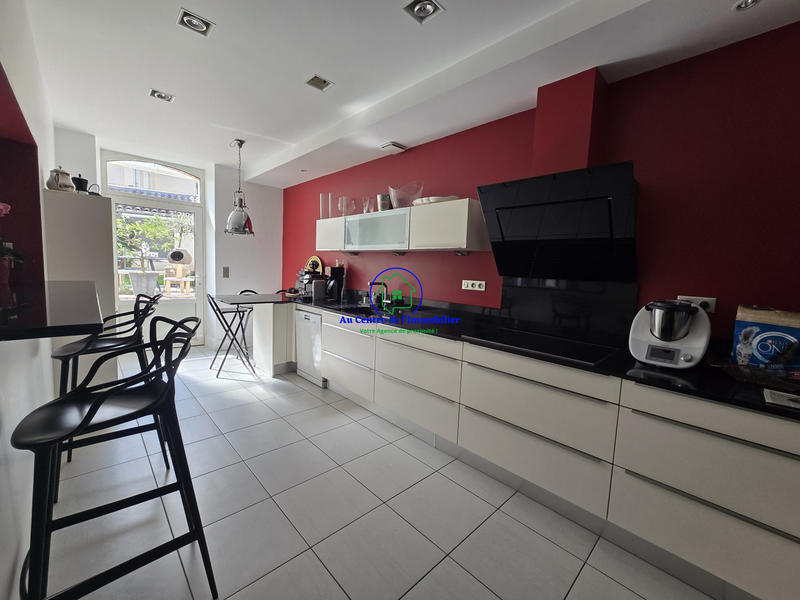 Maison ancienne - 202 m² - 5 pièces