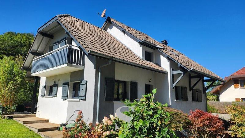 Maison - 111 m² - 6 pièces