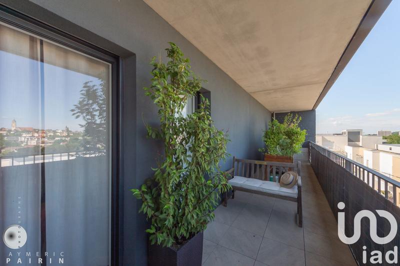 Appartement - 82 m² - 3 pièces