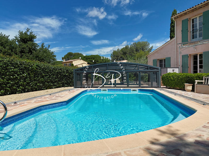 Maison - 143 m² - 5 pièces