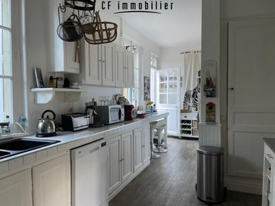 Maison - 390 m² - 10 pièces