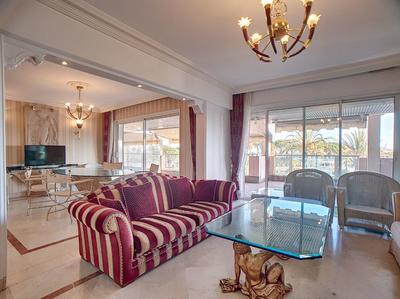 Appartement - 97 m² - 3 pièces