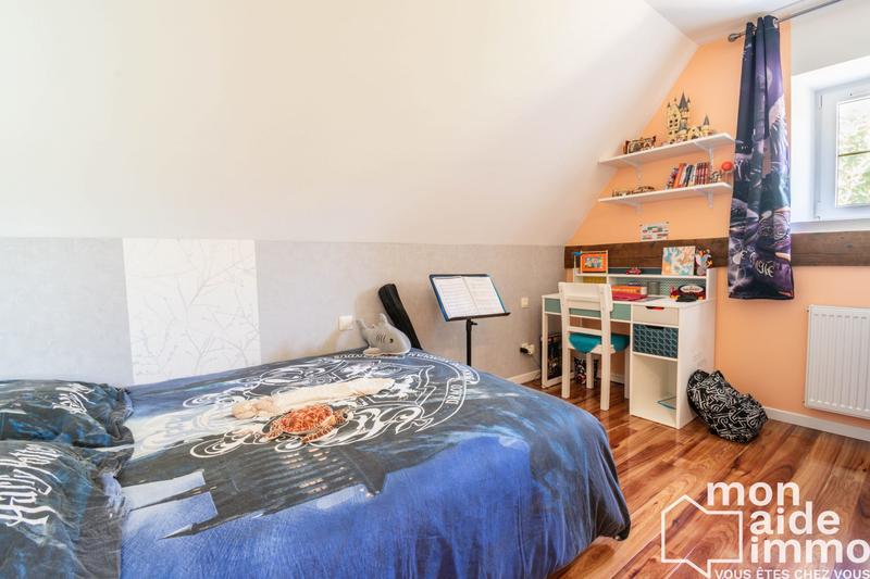 Maison - 240 m² - 10 pièces