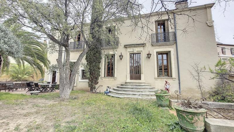 Maison - 259 m² - 9 pièces