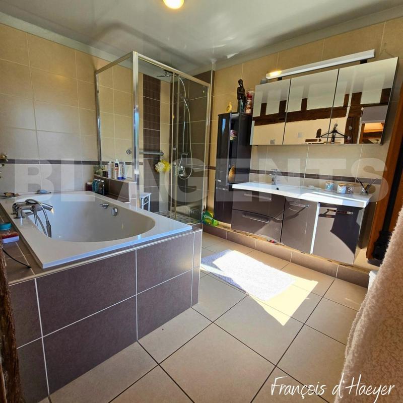 Corps de ferme - 205 m² - 8 pièces