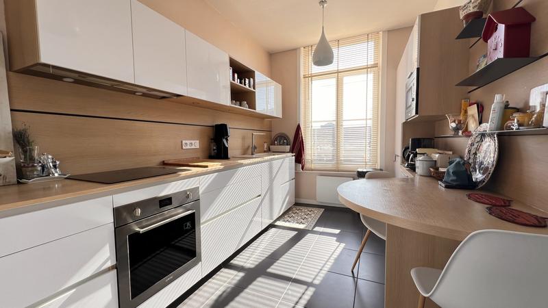 Appartement - 187 m² - 8 pièces