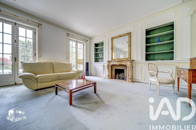 Maison - 239 m² - 7 pièces