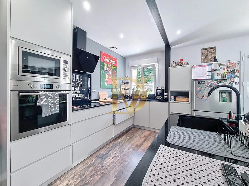 Maison - 163 m² - 6 pièces