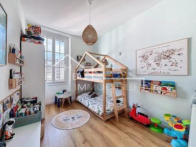 Appartement - 80 m² - 4 pièces