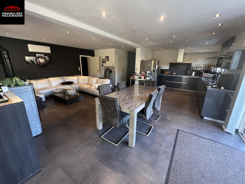 Maison - 234 m² - 7 pièces