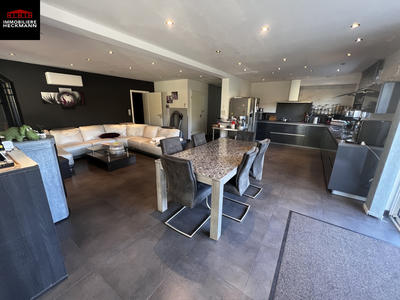 Maison - 234 m² - 7 pièces