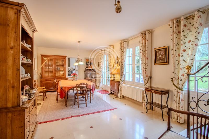 Maison ancienne - 203 m² - 8 pièces