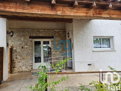 Maison - 240 m² - 8 pièces