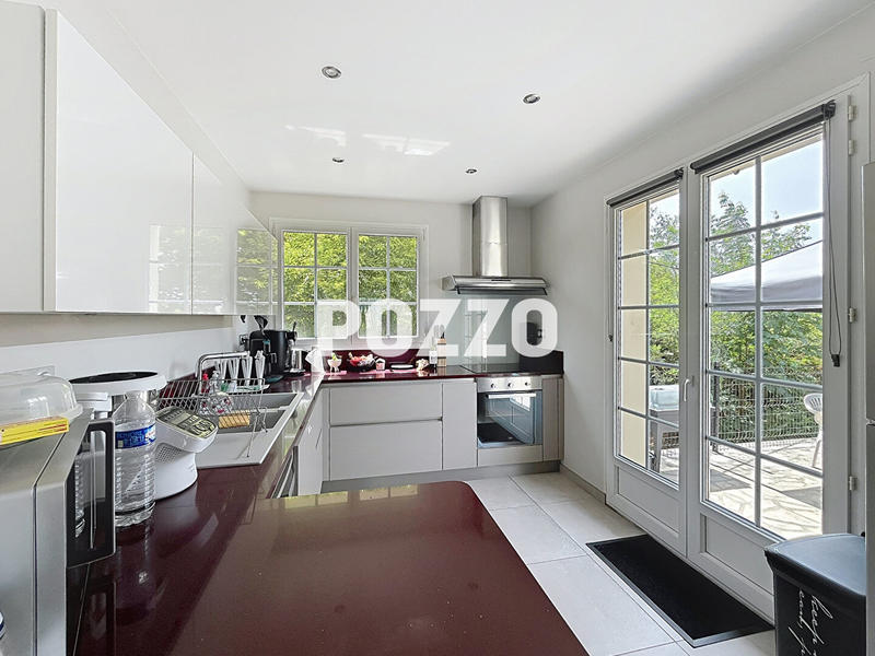 Maison - 131 m² - 8 pièces