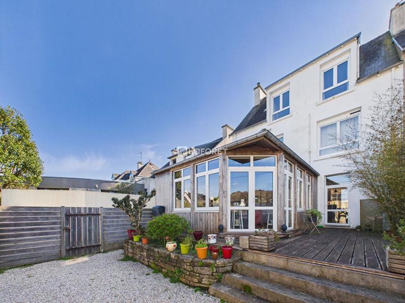 Maison - 205 m² - 8 pièces