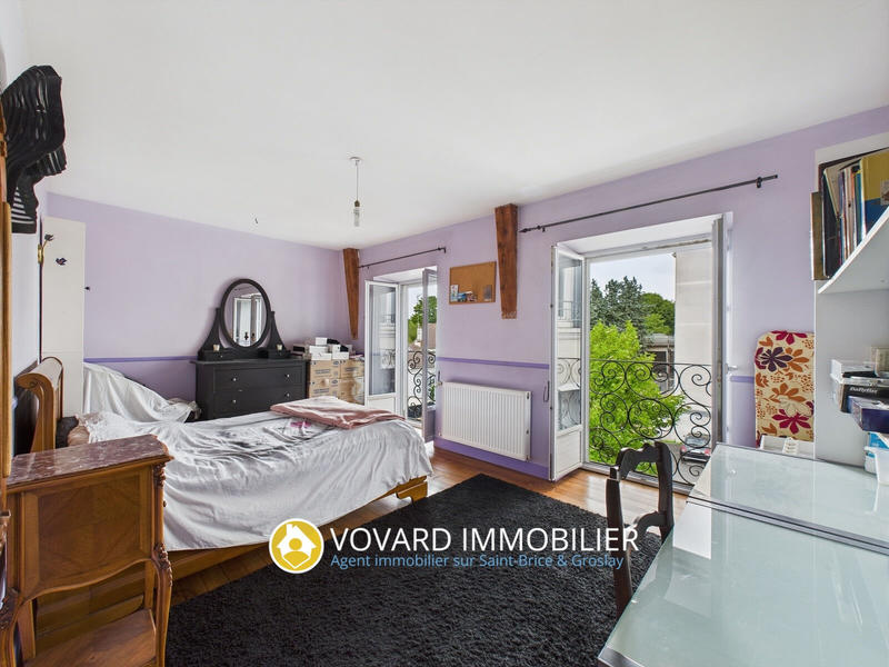 Maison - 234 m² - 8 pièces