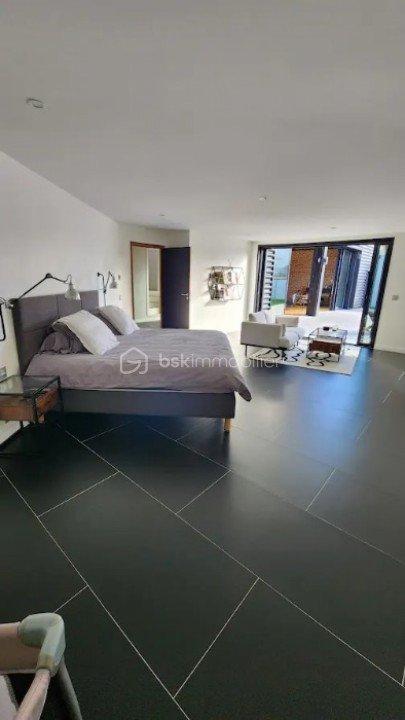 Loft - 494 m² - 10 pièces