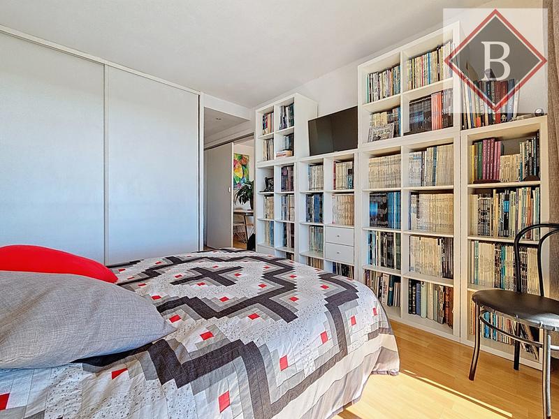 Appartement - 93 m² - 4 pièces