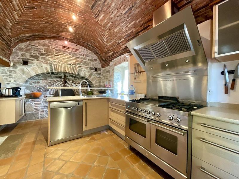 Demeure - 230 m² - 9 pièces