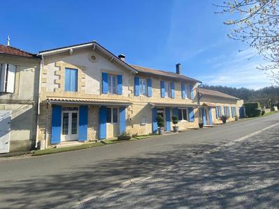 Maison - 300 m² - 7 pièces