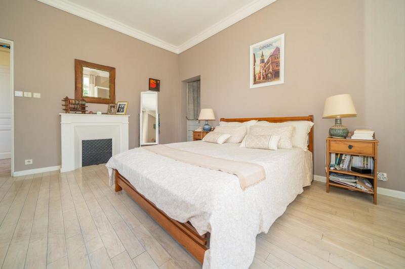 Maison - 260 m² - 5 pièces