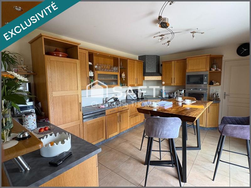 Maison - 183 m² - 8 pièces