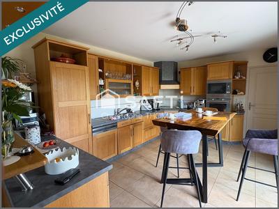 Maison - 183 m² - 8 pièces