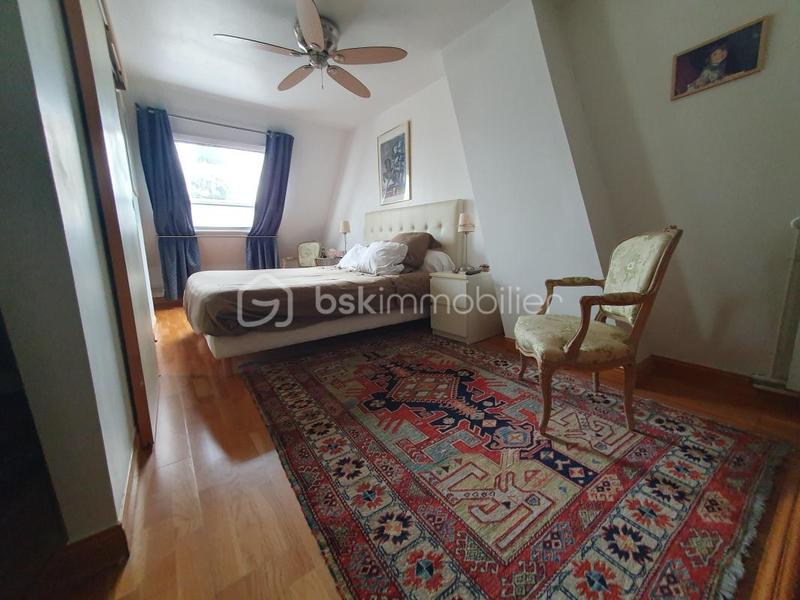 Maison - 158 m² - 8 pièces