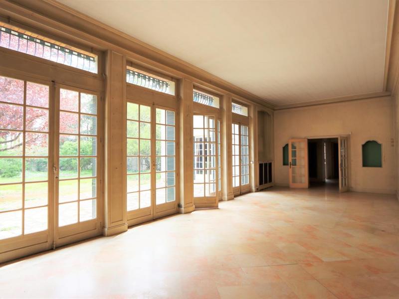 Maison - 247 m² - 7 pièces