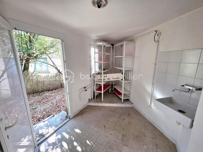 Local commercial - 99 m² - 4 pièces