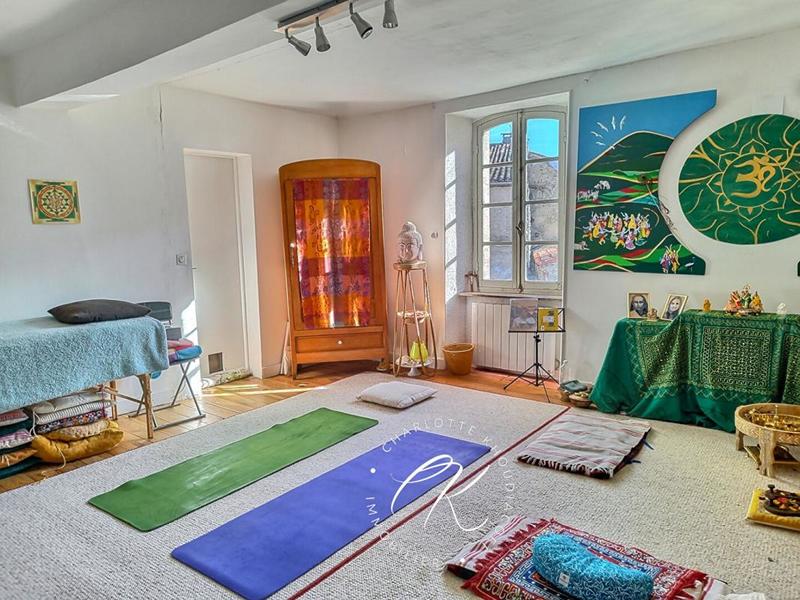 Maison - 325 m² - 9 pièces