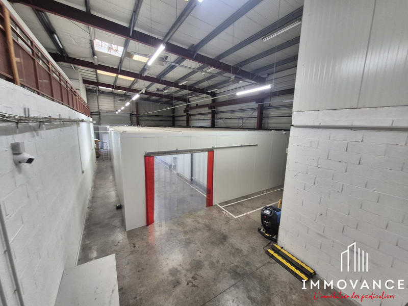 Entrepôt - 300 m²